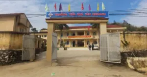 Trường nội trú liên cấp Tiểu học và THCS Yên Khương (Ảnh: Chụp màn hình Báo Ảnh Dân tộc và Miền núi)