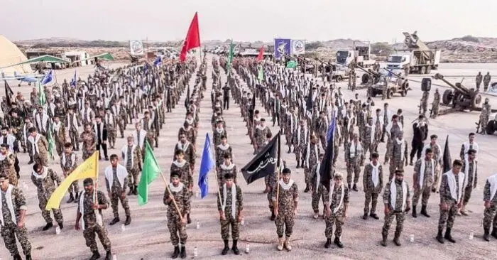 Iran tập trận
