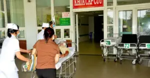 Ngộ độc thực phẩm làm 46 người nhập viện sau tiệc tất niên