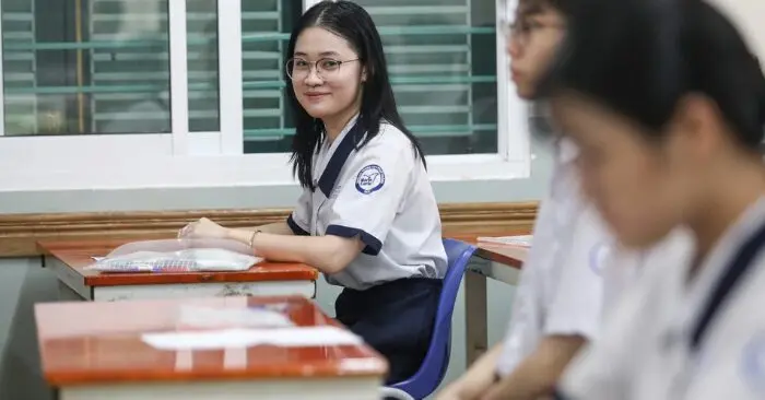 Quay lén giáo viên đề xuất cấm phát tán hình ảnh trong trường học