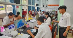 Sĩ quan quân đội được điều động về xã để kiện toàn bộ máy