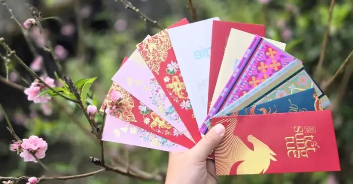 Áp lực lì xì Tết: Cắt giảm chi tiêu để tìm sự thanh thản
