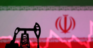 Giá dầu tăng vọt vì lo ngại xung đột Mỹ - Iran
