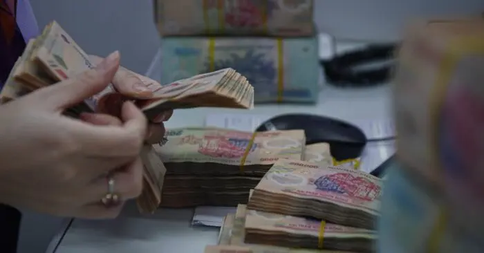 Thu nhập nhân viên ngân hàng