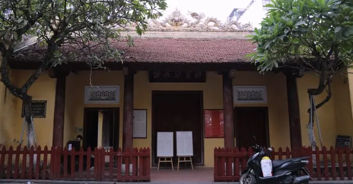Đền Bạch Mã