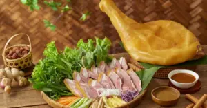 món gà ủ muối