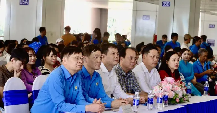 chuyến bay miễn phí về quê ăn Tết