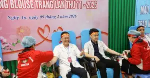 hiến máu Giọt hồng Blouse trắng