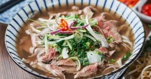 Thực hư mức giá phở cao tại nhà ga quốc tế Cam Ranh