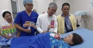 Y tế Tết Bính Ngọ - Hơn 8.300 trẻ sơ sinh chào đời trong 4 ngày