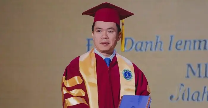 Huân chương Cành cọ Hàn lâm trao cho Phó Hiệu trưởng ULAW