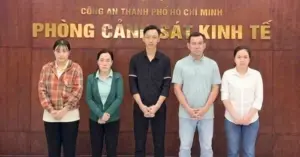 Sản xuất mỹ phẩm giả