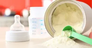 Sữa công thức chứa kim loại nặng: Cảnh báo mới từ các nhà khoa học
