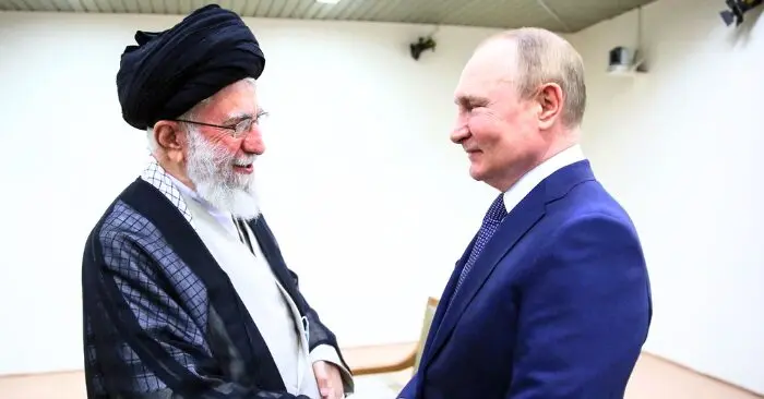 Phản ứng vụ lãnh tụ Iran bị hạ sát