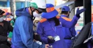 giá xăng dầu giảm mạnh tại thị trường nội địa