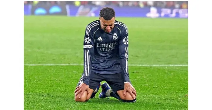 : sai lầm y tế với Mbappe