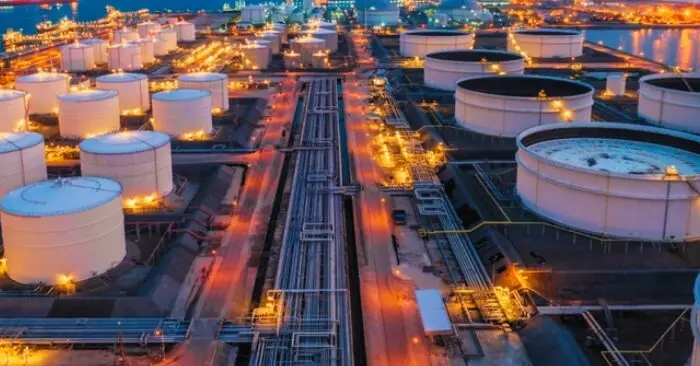 Giá xăng dầu tăng mạnh trước biến động tại Trung Đông