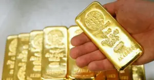 Giá vàng và dầu tăng mạnh sau các vụ nổ tại Tehran