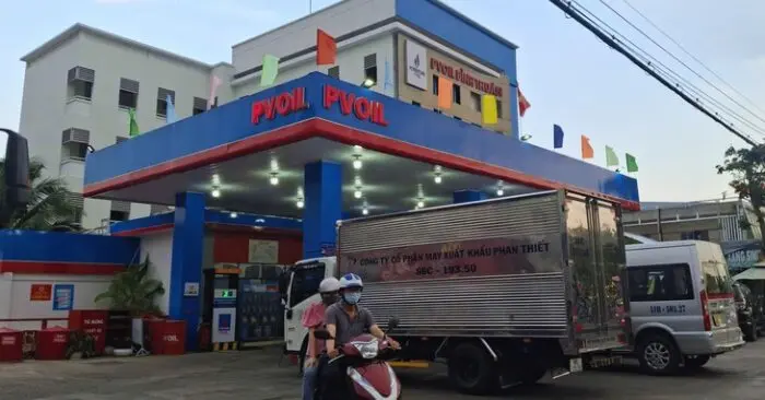 Doanh nghiệp vận tải và ngư dân lo ngại khi giá xăng dầu tăng mạnh