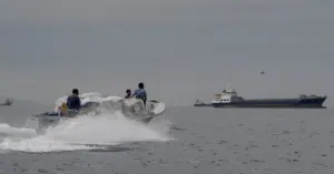 Mỹ phong tỏa eo biển Hormuz
