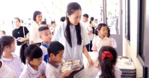 bữa ăn bán trú