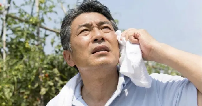 đau đầu khi nắng nóng