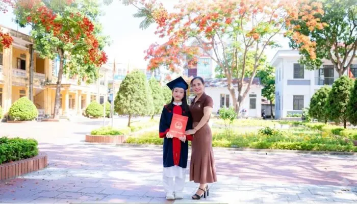 Đúng là, khi một người phụ nữ dùng tình yêu thương để gìn giữ gia đình, khi một người lầm lỡ thật tâm muốn quay về với điều thiện, và khi những người tu luyện dùng lòng từ bi để giúp đỡ người khác vô điều kiện, thì Thần Phật sẽ che chở. Những điều kỳ diệu, tốt đẹp cũng từ đó mà xuất hiện trong cuộc sống.