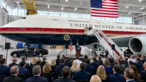Khám phá chuyên cơ Air Force One do Qatar tặng Tổng thống Trump với nội thất xa hoa và nhiều tiện nghi đặc biệt.