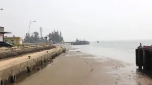 Luồng lạch bồi lắng khiến tàu công suất lớn khó ra vào, ảnh hưởng hoạt động tại cảng cá trăm tỷ. Xem chi tiết nguyên nhân và hệ lụy