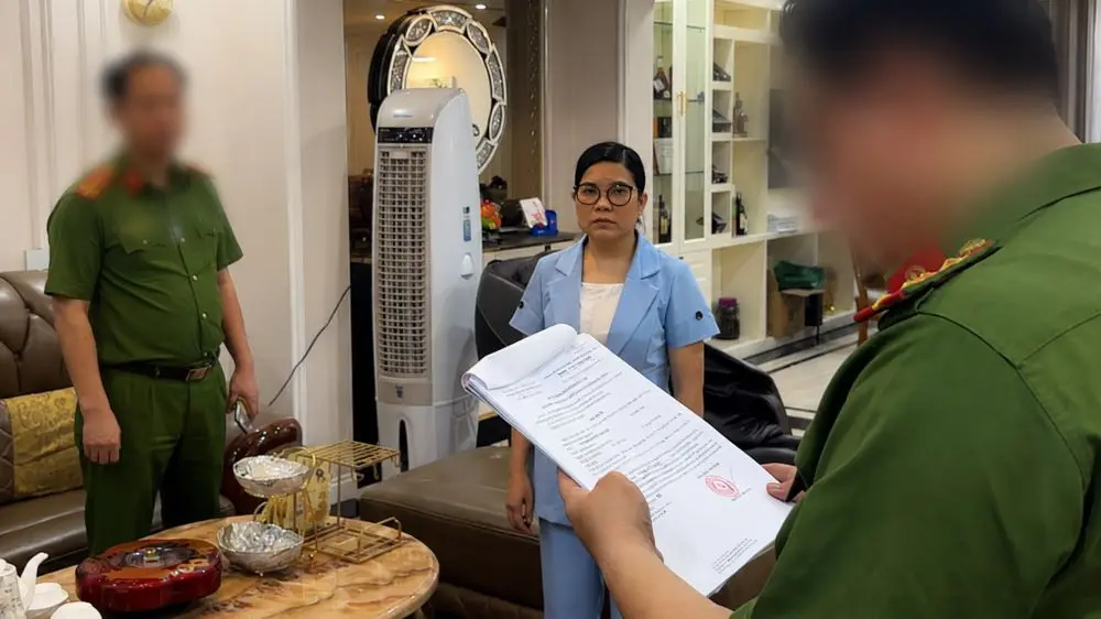 Chân tướng nữ tổng giám đốc bị cáo buộc lừa đảo, khiến 17.427 người thiệt hại gần 1.380 tỷ đồng, gây chấn động dư luận.