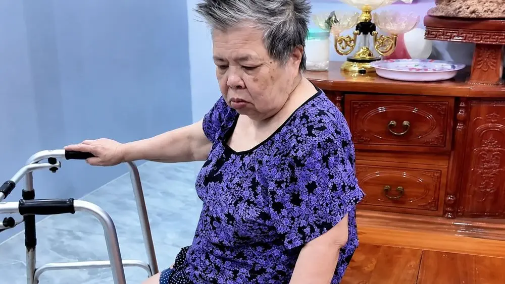Người phụ nữ ở Thanh Hóa dù đã ly hôn vẫn đón mẹ chồng cũ về chăm sóc, câu chuyện gây xúc động về tình nghĩa gia đình.