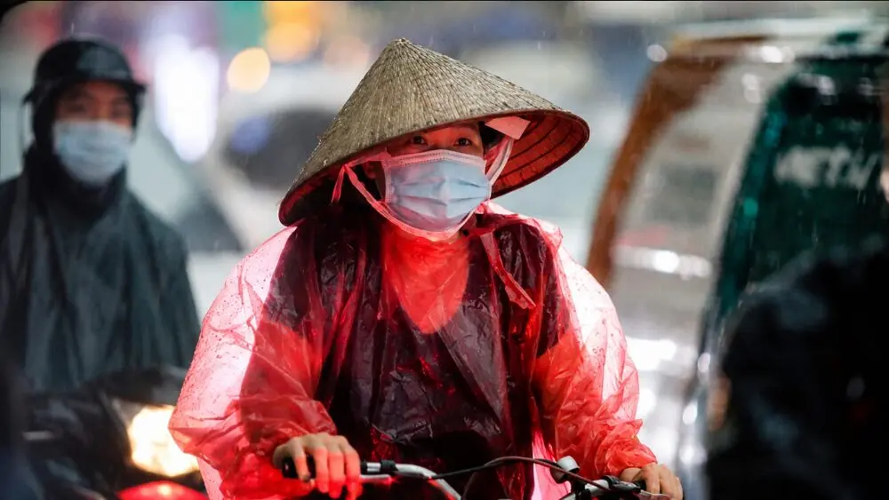 Thời tiết 25/06: Bắc Bộ nắng nóng gay gắt, chiều tối có mưa dông, nguy cơ lốc sét, giúp hạ nhiệt sau chuỗi ngày oi bức.