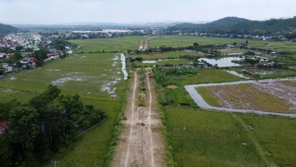Dự án đường 500 tỷ đồng nối Hà Trung - Bỉm Sơn sau 4 năm vẫn dang dở, nhiều hạng mục chưa hoàn thành.