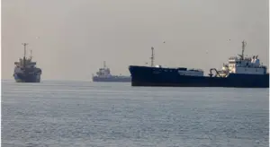 UAE lên kế hoạch chấm dứt phụ thuộc eo biển Hormuz bằng cách mở rộng cảng, đầu tư hạ tầng và tuyến vận tải mới.