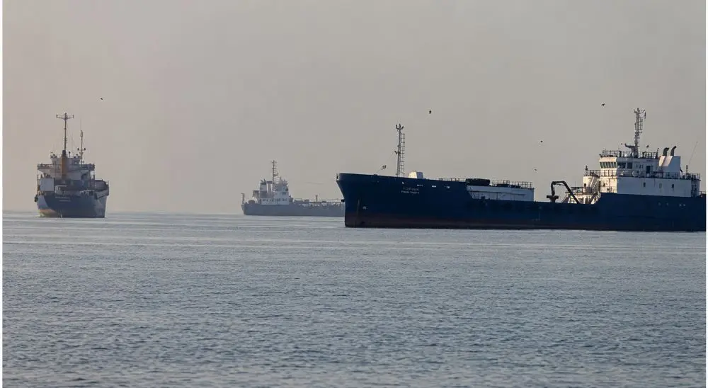 UAE lên kế hoạch chấm dứt phụ thuộc eo biển Hormuz bằng cách mở rộng cảng, đầu tư hạ tầng và tuyến vận tải mới.