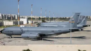 Mỹ điều nhiều máy bay tiếp dầu đến Israel, làm dấy lên chú ý về khả năng mở rộng chiến dịch oanh tạc. Xem diễn biến mới nhất.
