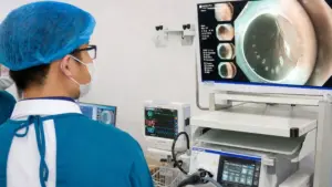BV Bạch Mai cơ sở Ninh Bình lần đầu cắt bỏ tổn thương tiền ung thư dạ dày không cần mổ, mở ra cơ hội điều trị ít xâm lấn cho người bệnh.