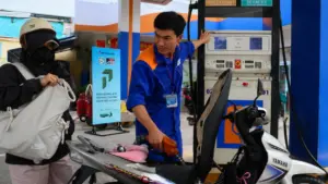 Giá xăng dầu hôm nay 20/7 ghi nhận dầu thế giới tăng, trong khi giá xăng dầu trong nước vẫn duy trì ở mức thấp. Xem chi tiết.