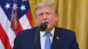 Tổng thống Trump nêu lý do muốn đưa Iran vào dự luật trừng phạt Nga. Xem chi tiết phát biểu và những diễn biến mới liên quan.