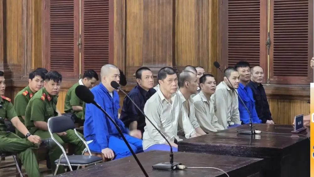 Vụ giết người tại quán ăn ở TPHCM: Tòa tuyên án các bị cáo, làm rõ lý do một bị cáo không phải chịu mức án tử hình.