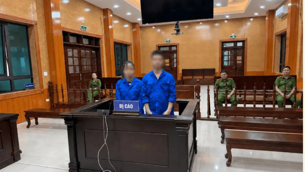 Hai bị cáo trong vụ chứa mại dâm, môi giới mại dâm bị tuyên án tại phiên tòa. Xem chi tiết diễn biến và mức án của vụ việc.