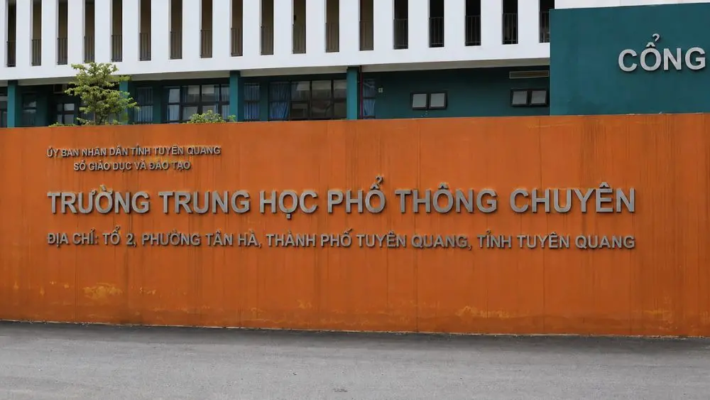 Hơn 320 học sinh chuyên Tuyên Quang được đăng ký xét tuyển đại học theo quy định, mở thêm cơ hội vào các trường đại học.