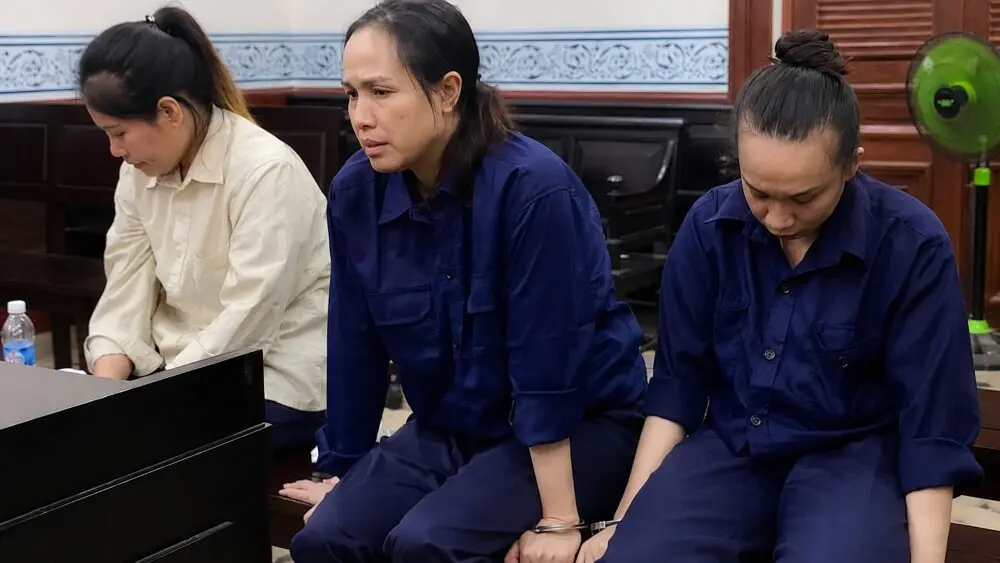 Nhóm phụ nữ tổ chức đẻ thuê ở TP HCM để trục lợi bị đưa ra xét xử, làm rõ đường dây môi giới và hành vi vi phạm pháp luật.