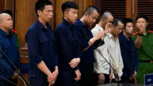 Lập bẫy tuyển dụng, bán nhiều người sang Campuchia: các bị cáo hầu tòa, vụ án phơi bày thủ đoạn lừa đảo xuyên biên giới.
