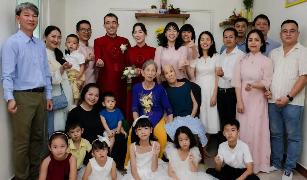 Vợ chồng nghèo nhất xóm núi nuôi 8 con thành thạc sĩ, tiến sĩ bằng nghị lực và sự hi sinh. Đọc câu chuyện truyền cảm hứng.