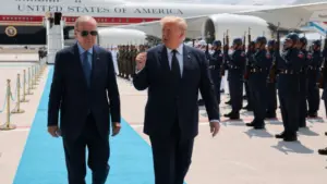 Vì sao Tổng thống Trump phải đổi chuyên cơ về nước sau hội nghị NATO? Tìm hiểu nguyên nhân và những diễn biến đáng chú ý.