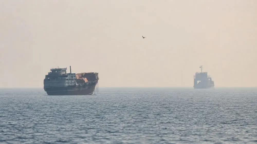 Mỹ - Iran bỏ ngỏ đàm phán về căng thẳng khu vực, trong đó vấn đề lưu thông hàng hải tại eo biển Hormuz tiếp tục được chú ý.