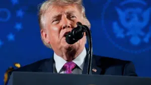 Tổng thống Trump cho biết Mỹ tạm dừng đàm phán một tuần để Iran tổ chức quốc tang, đồng thời kỳ vọng đạt thỏa thuận với Tehran.