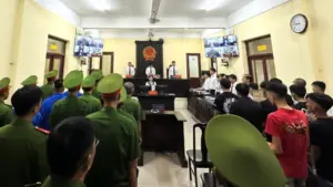 Vụ 2 nhóm thanh thiếu niên hẹn đánh nhau gây rối trật tự công cộng: tòa tuyên án 44 bị cáo sau 3 ngày xét xử. Xem chi tiết vụ án.