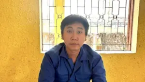 Khởi tố, tạm giam cán bộ địa chính Võ Hoàn Thiện để điều tra hành vi lừa đảo chiếm đoạt tài sản. Xem chi tiết vụ việc.